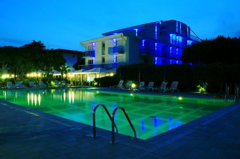 Park Hotel Ermitage Resort & Spa Лідо-ді-Єзоло Екстер'єр фото